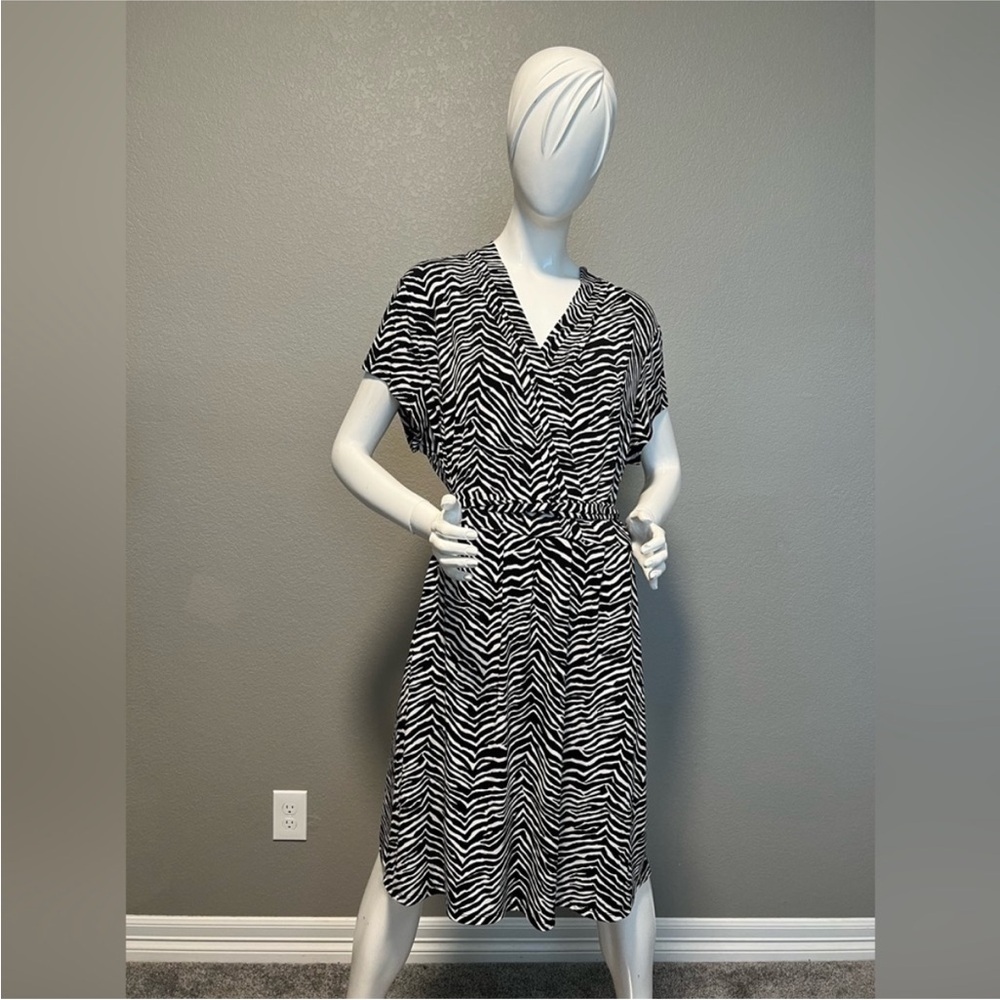 Liz Clairbone Zebra Print Dress Size 1X. B125